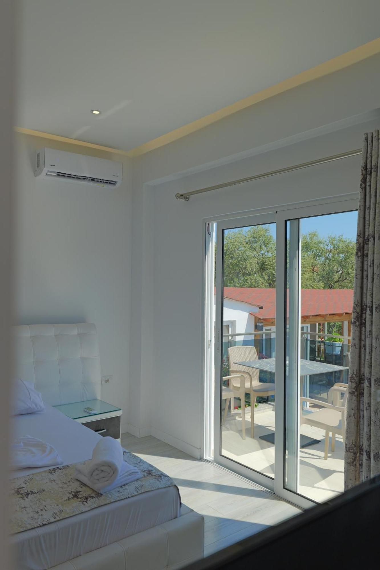 Vila Irdi Ksamil Bagian luar foto